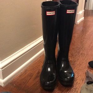 NWOT BLACK HUNTER BOOTS FOR A STEAL!!!!